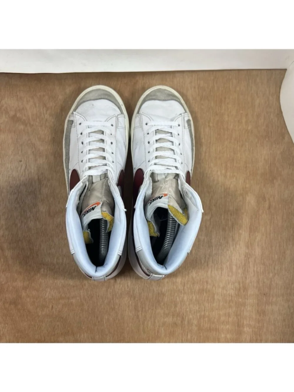 Nike Blazer Mid '77 White Red Burgundy Sneakers BQ6806-120 Mens Size 8.5
